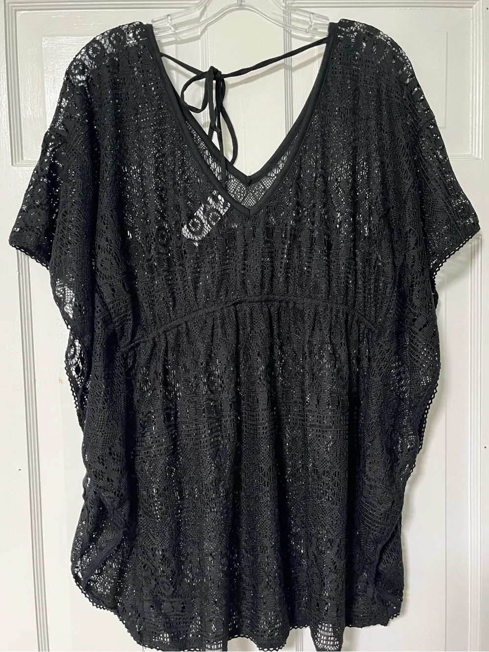 Time and Tru Flowy geometric lace knit kaftan V-neckline tunic swimsuit cover-up